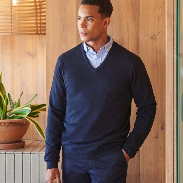 Ashbourne12 gauge v-neck jumper Thumbnail